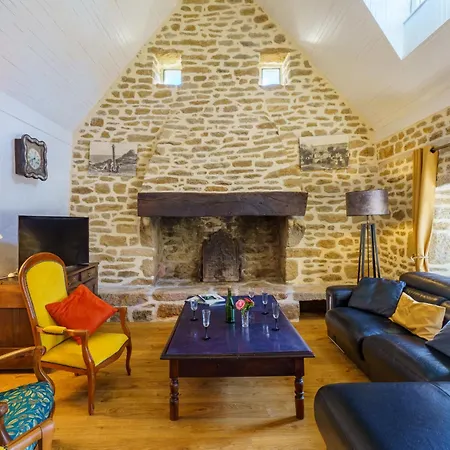 La Chaumiere De Quelarn By Interhome Holiday home Plobannalec-Lesconil